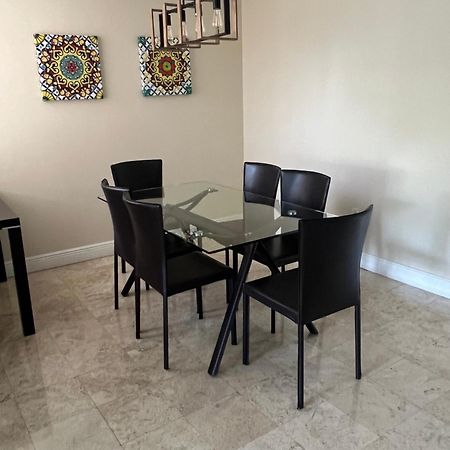 Ferienwohnung Renovated 2/2 Unit At Yacht Club/Aventura Exterior foto