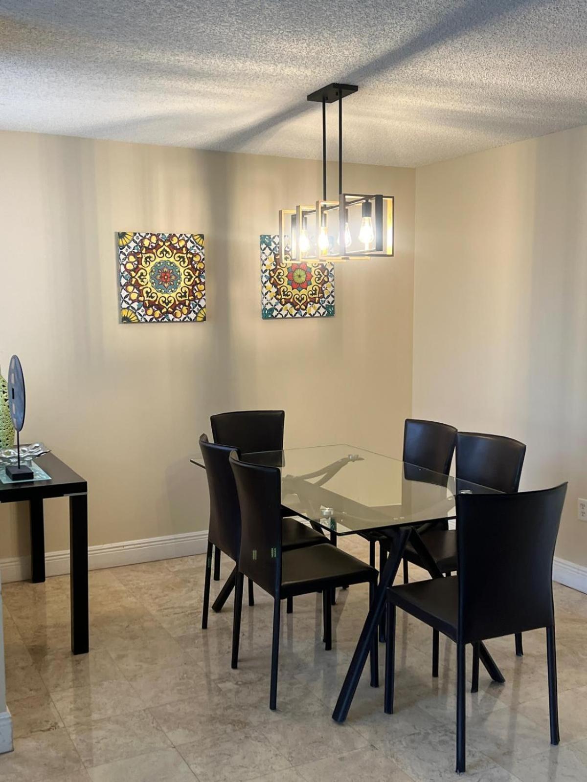Ferienwohnung Renovated 2/2 Unit At Yacht Club/Aventura Exterior foto