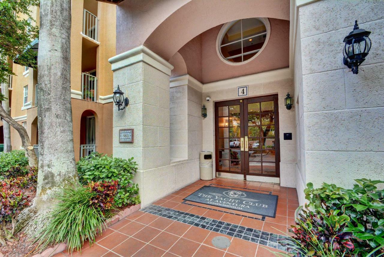 Ferienwohnung Renovated 2/2 Unit At Yacht Club/Aventura Exterior foto