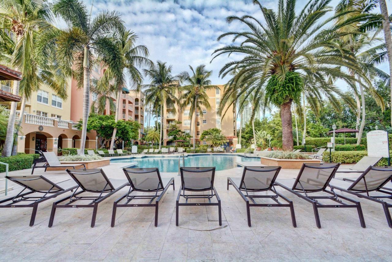Ferienwohnung Renovated 2/2 Unit At Yacht Club/Aventura Exterior foto