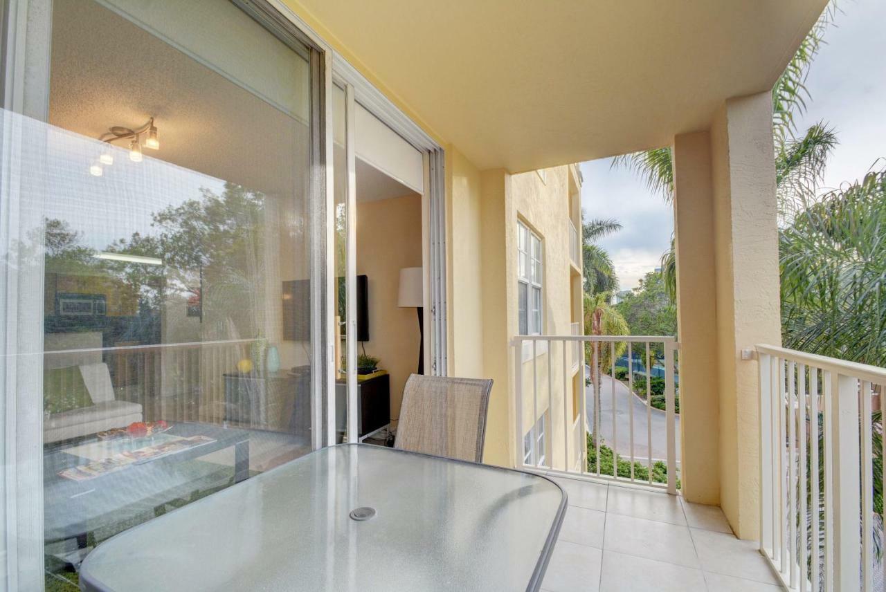 Ferienwohnung Renovated 2/2 Unit At Yacht Club/Aventura Exterior foto
