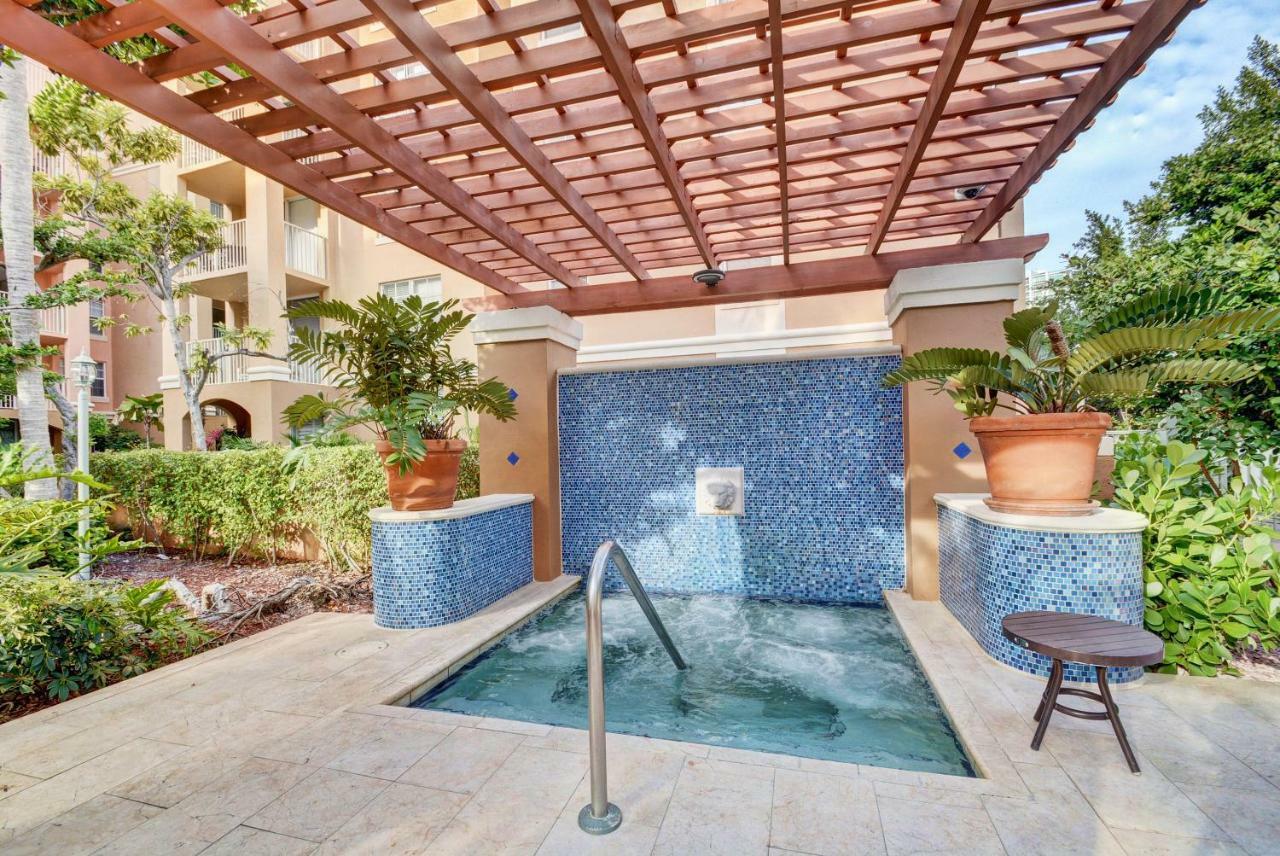 Ferienwohnung Renovated 2/2 Unit At Yacht Club/Aventura Exterior foto