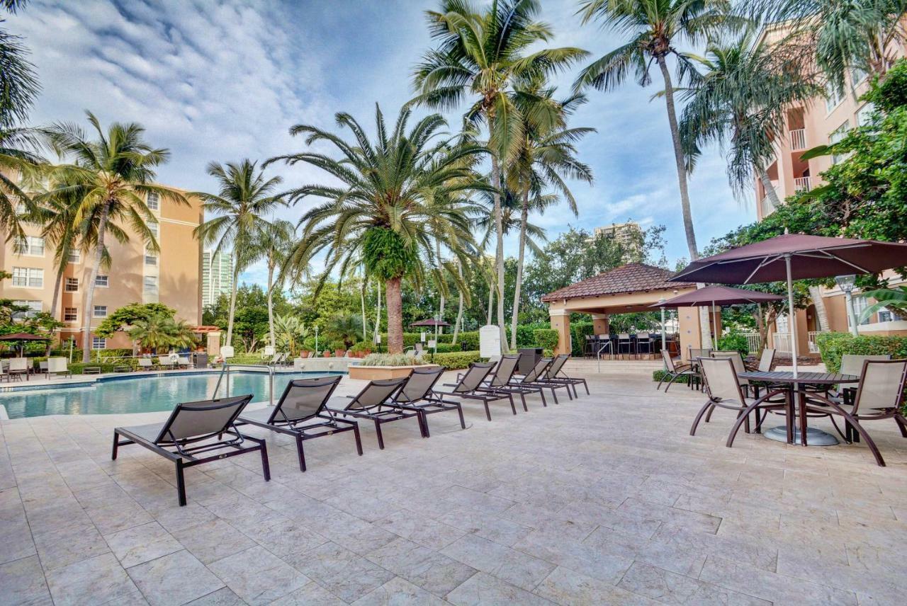 Ferienwohnung Renovated 2/2 Unit At Yacht Club/Aventura Exterior foto